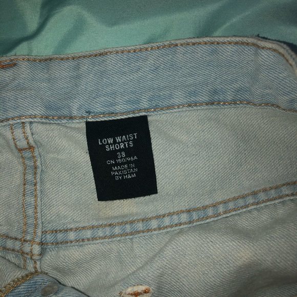 H&M Low Waist Shorts - Picture 3 of 3
